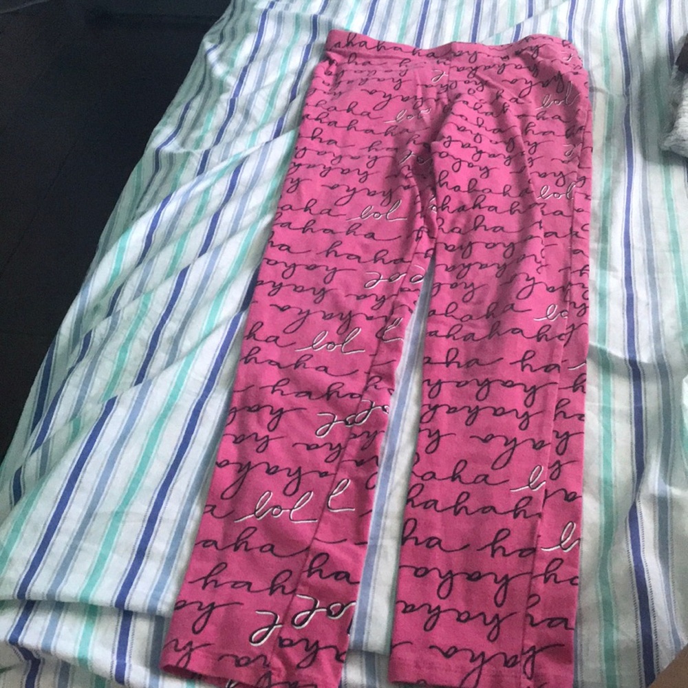 I am selling Capri leggings.